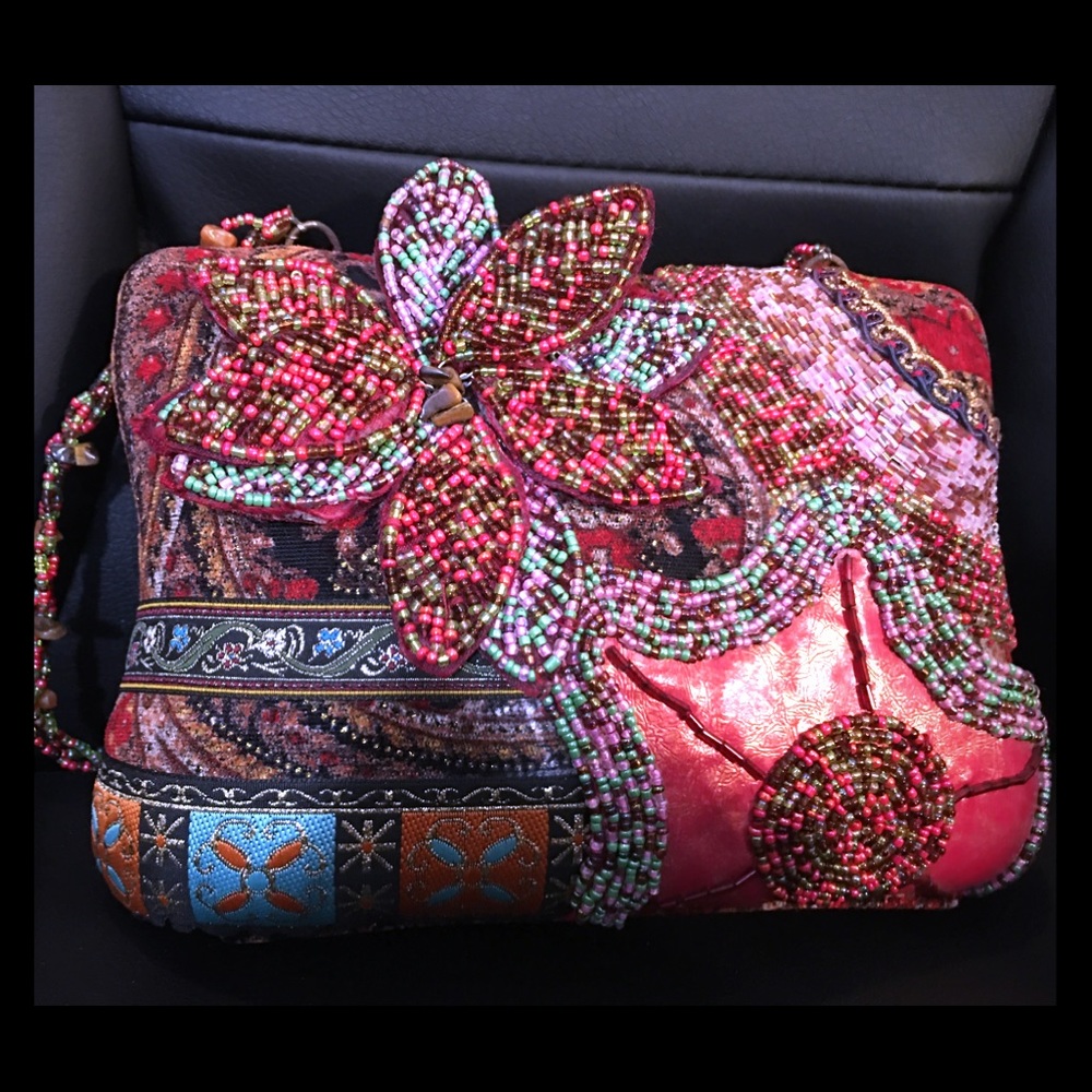 Vintage hand made beaded artesanal purse.